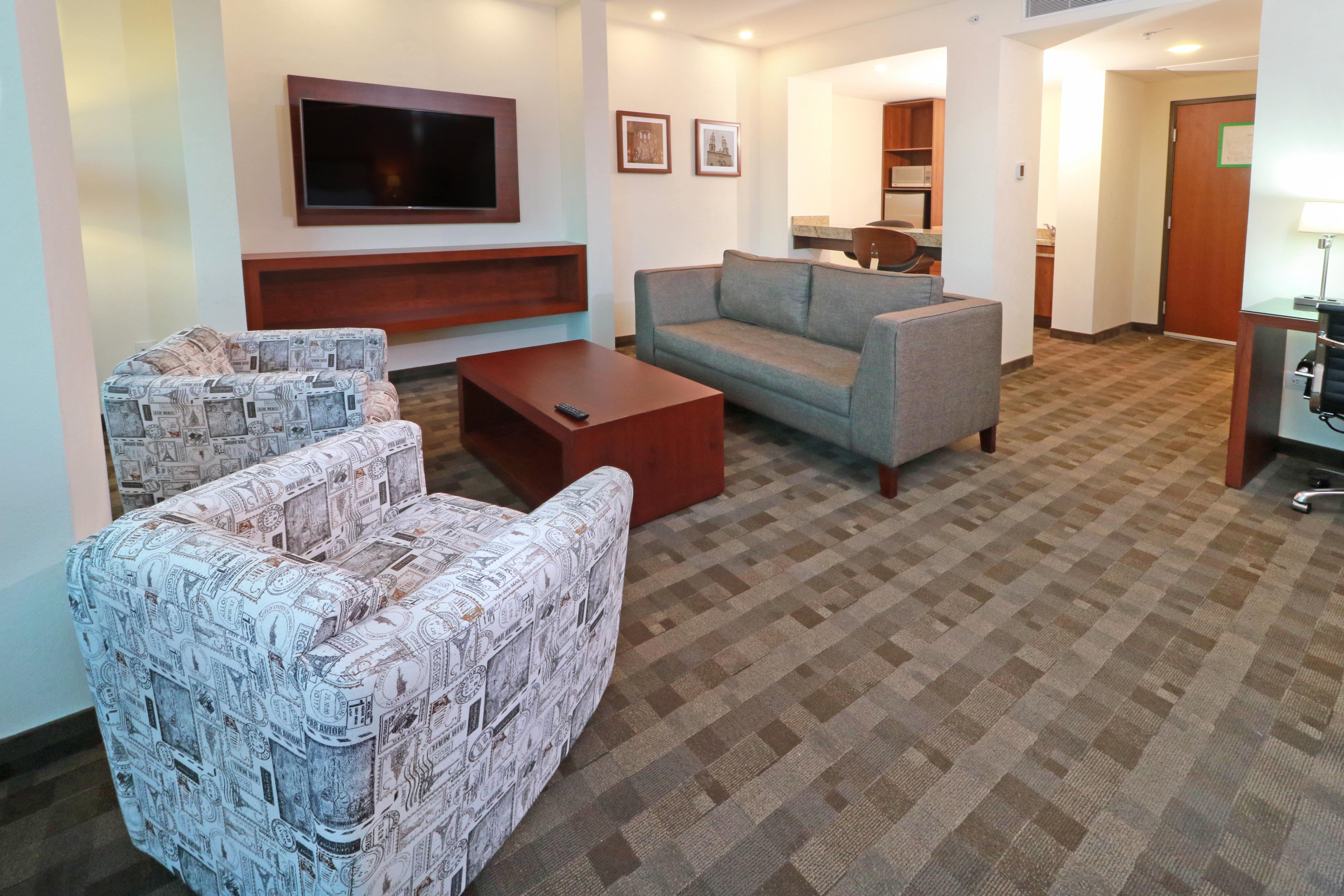 Holiday Inn & Suites Plaza Mayor By Ihg Leon Ngoại thất bức ảnh