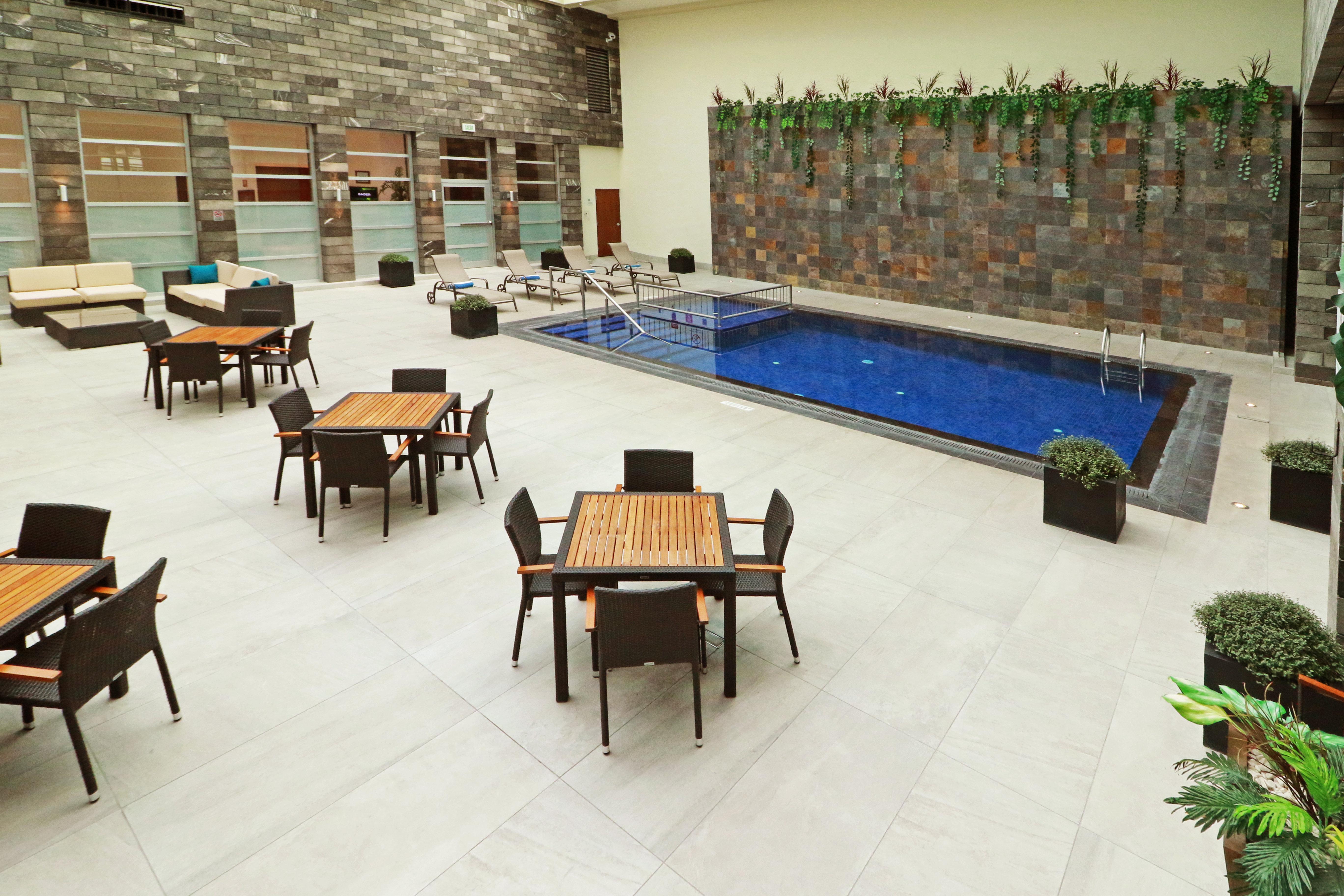 Holiday Inn & Suites Plaza Mayor By Ihg Leon Ngoại thất bức ảnh