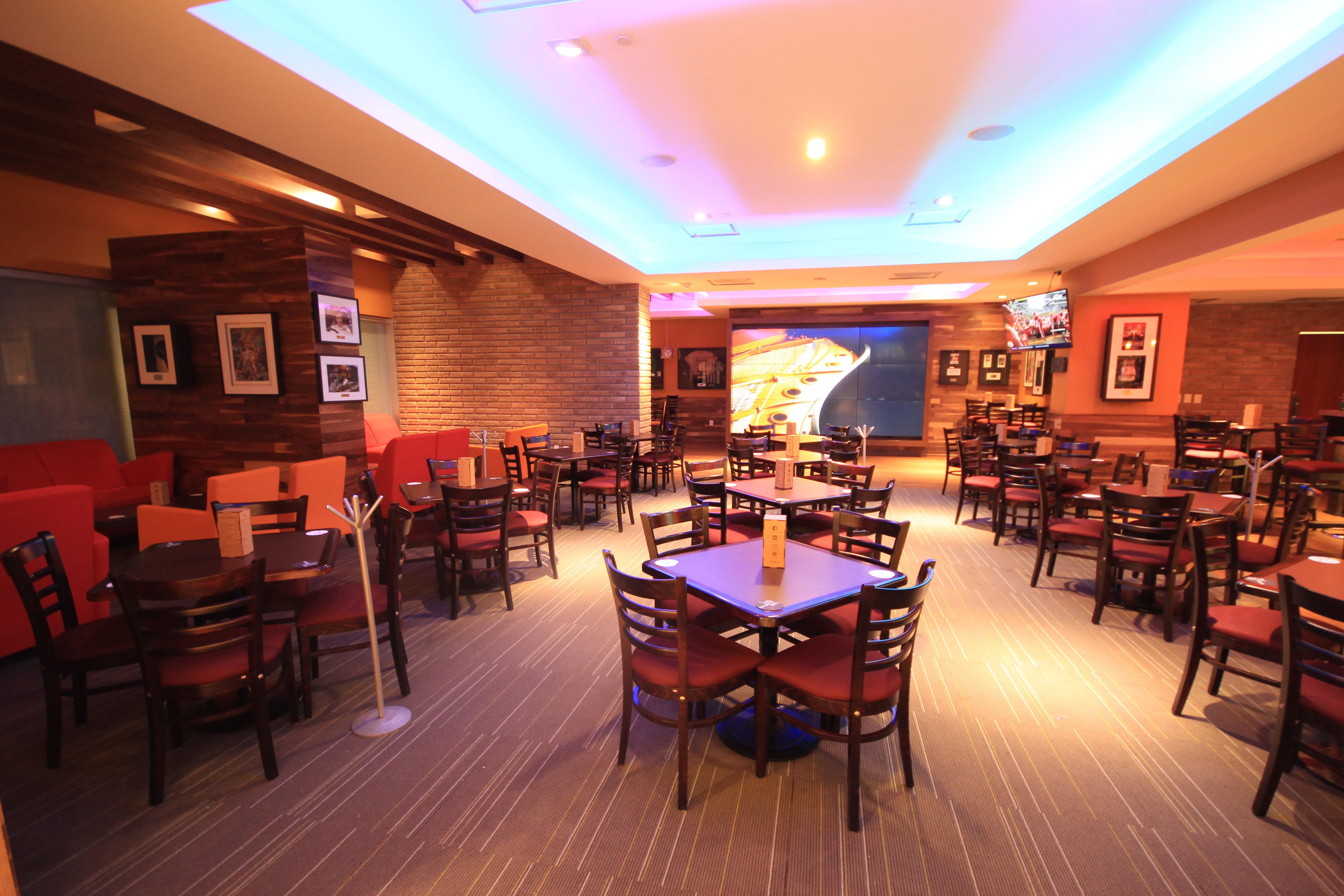 Holiday Inn & Suites Plaza Mayor By Ihg Leon Ngoại thất bức ảnh