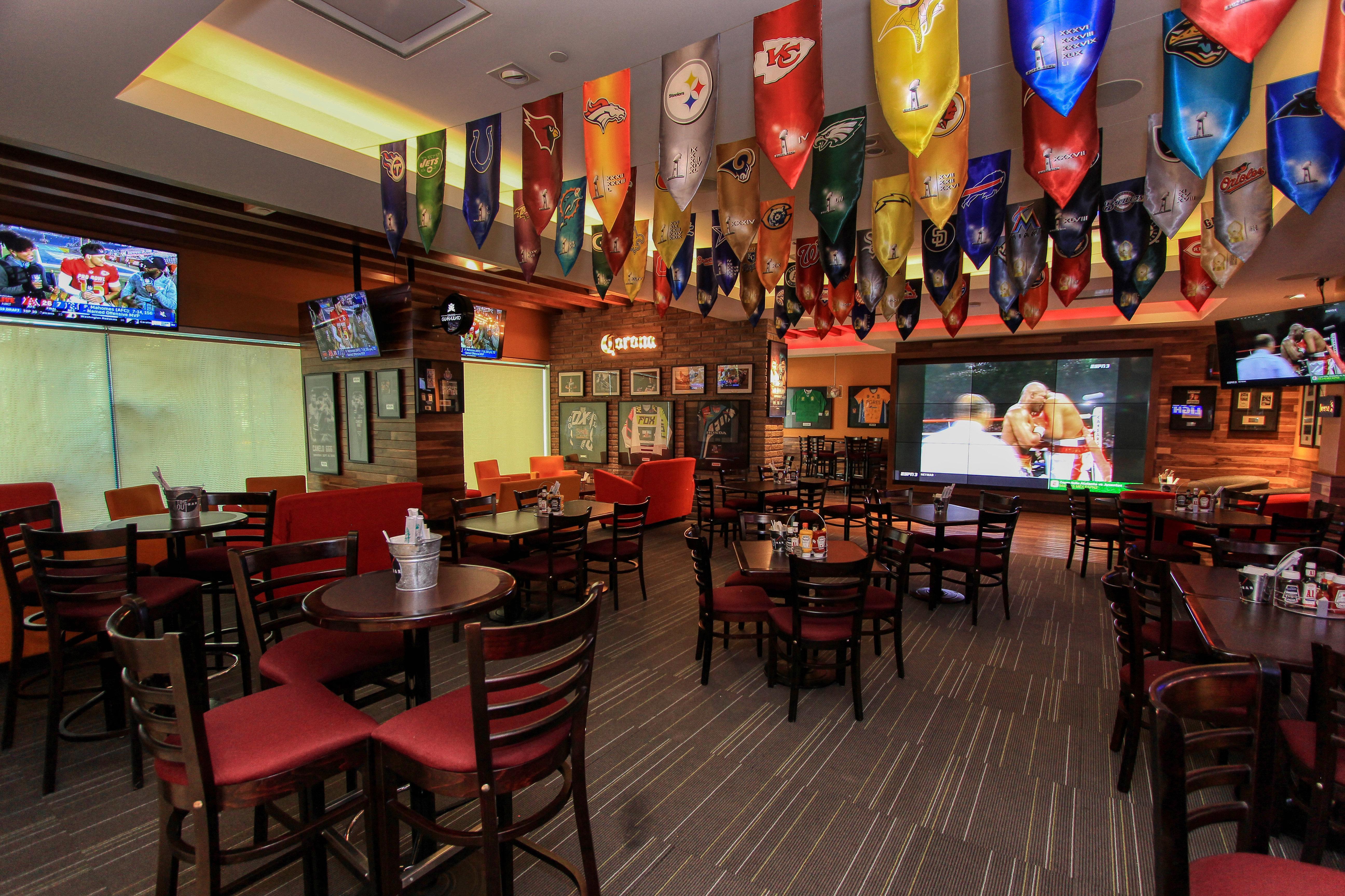 Holiday Inn & Suites Plaza Mayor By Ihg Leon Ngoại thất bức ảnh
