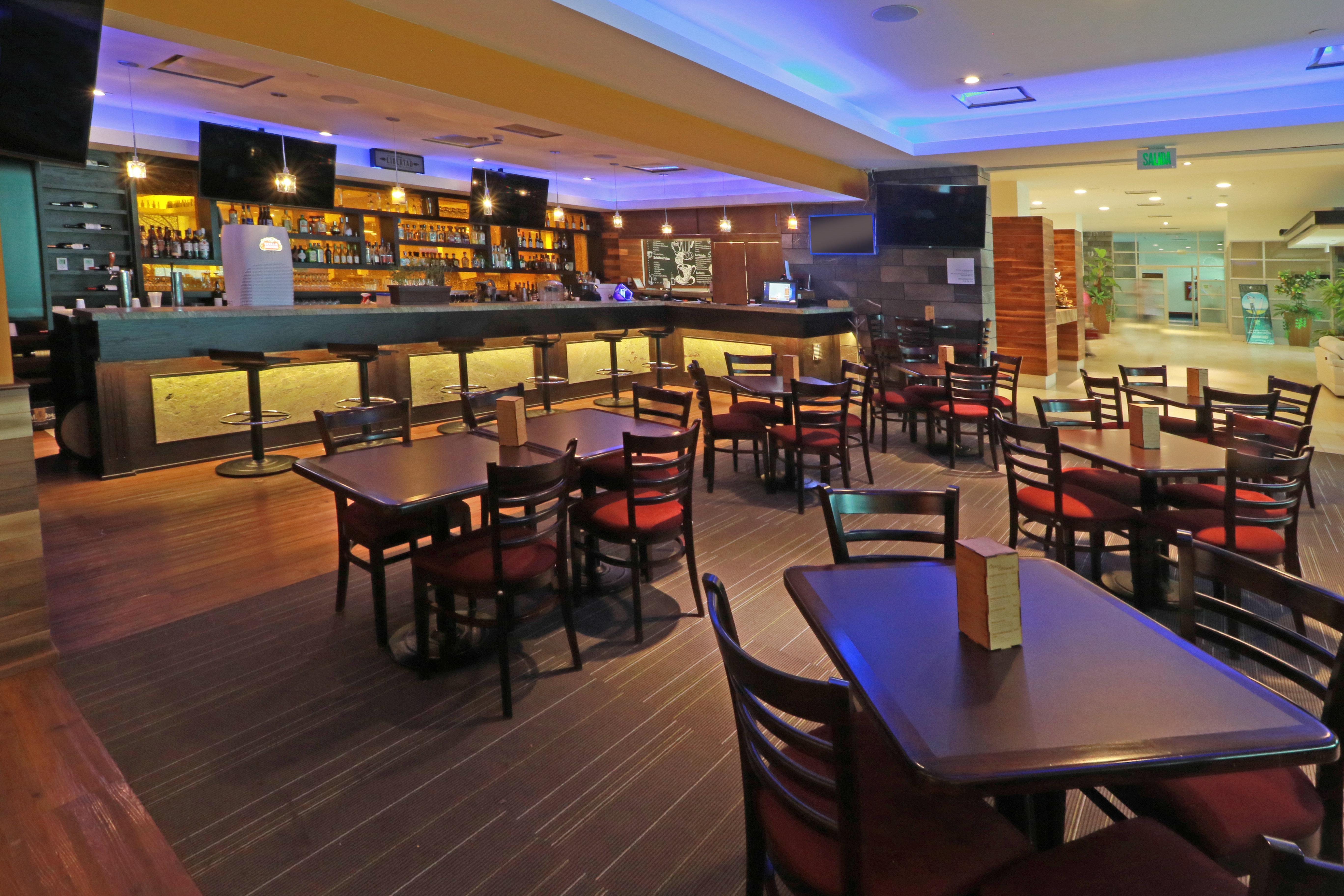 Holiday Inn & Suites Plaza Mayor By Ihg Leon Ngoại thất bức ảnh