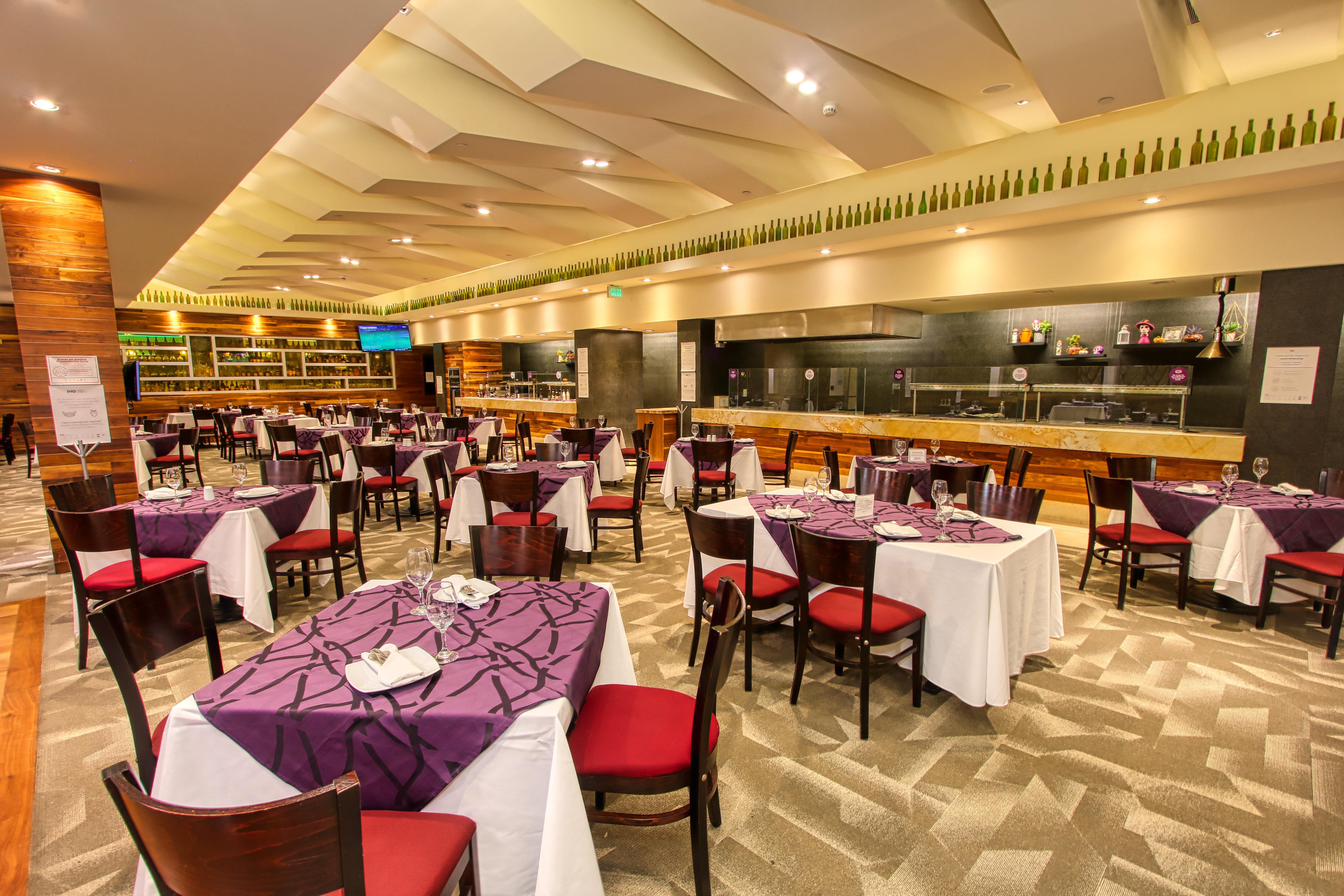 Holiday Inn & Suites Plaza Mayor By Ihg Leon Ngoại thất bức ảnh