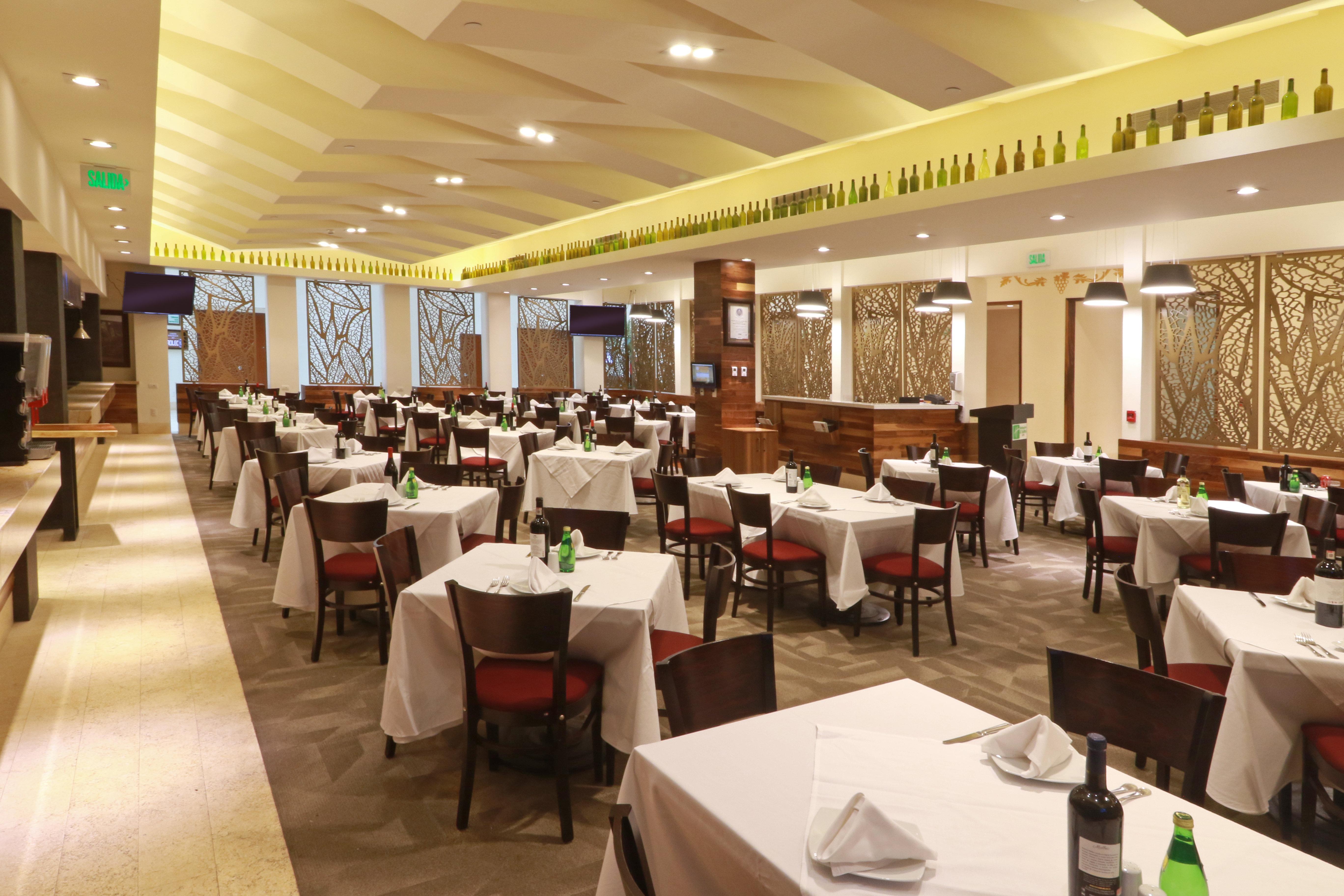 Holiday Inn & Suites Plaza Mayor By Ihg Leon Ngoại thất bức ảnh