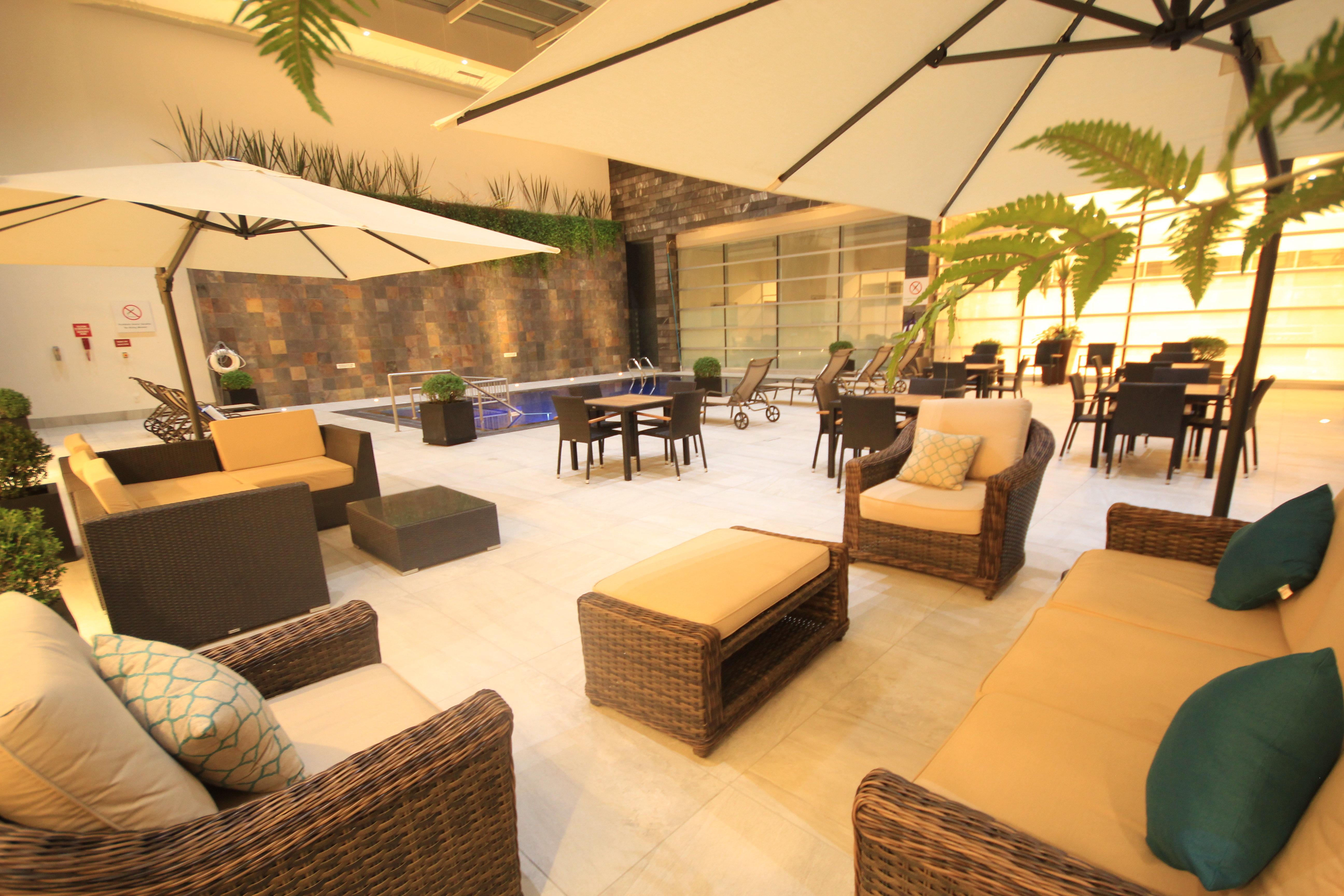 Holiday Inn & Suites Plaza Mayor By Ihg Leon Ngoại thất bức ảnh